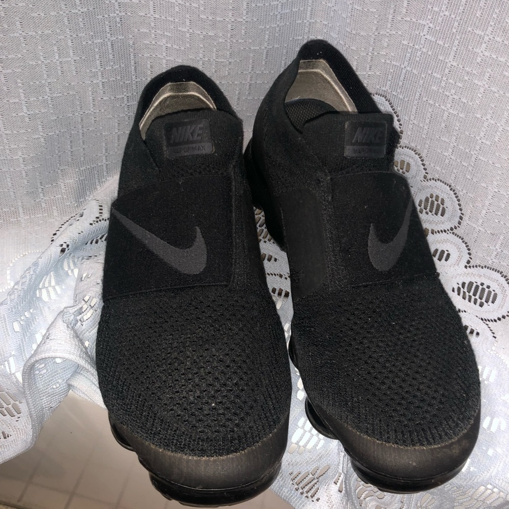 Used Black Vapormax size 8